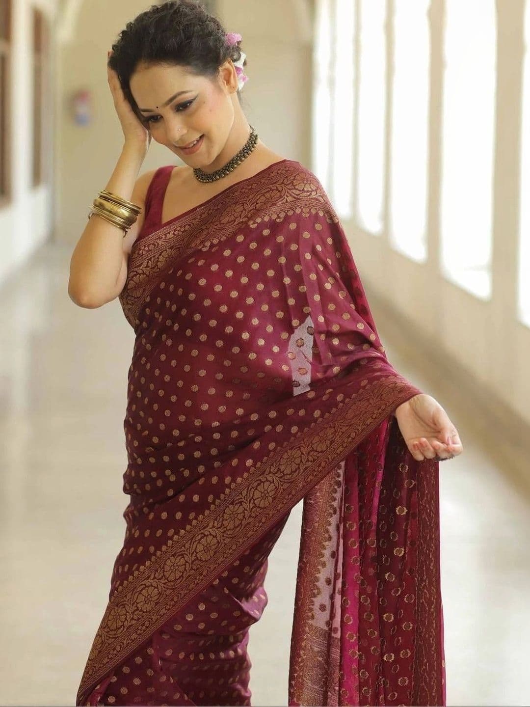 YASHASVI FASHION Women Woven Design Zari Pure Silk Banarasi Saree - view 1