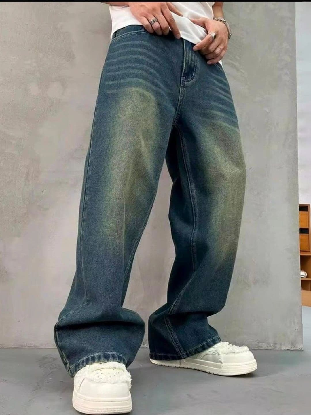 SOULNITY Men Wide Leg High-Rise Jeans - view 1
