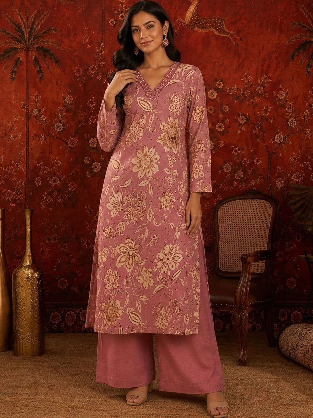 Sangria Women Floral Printed Regular Kurta with Palazzos - view 1