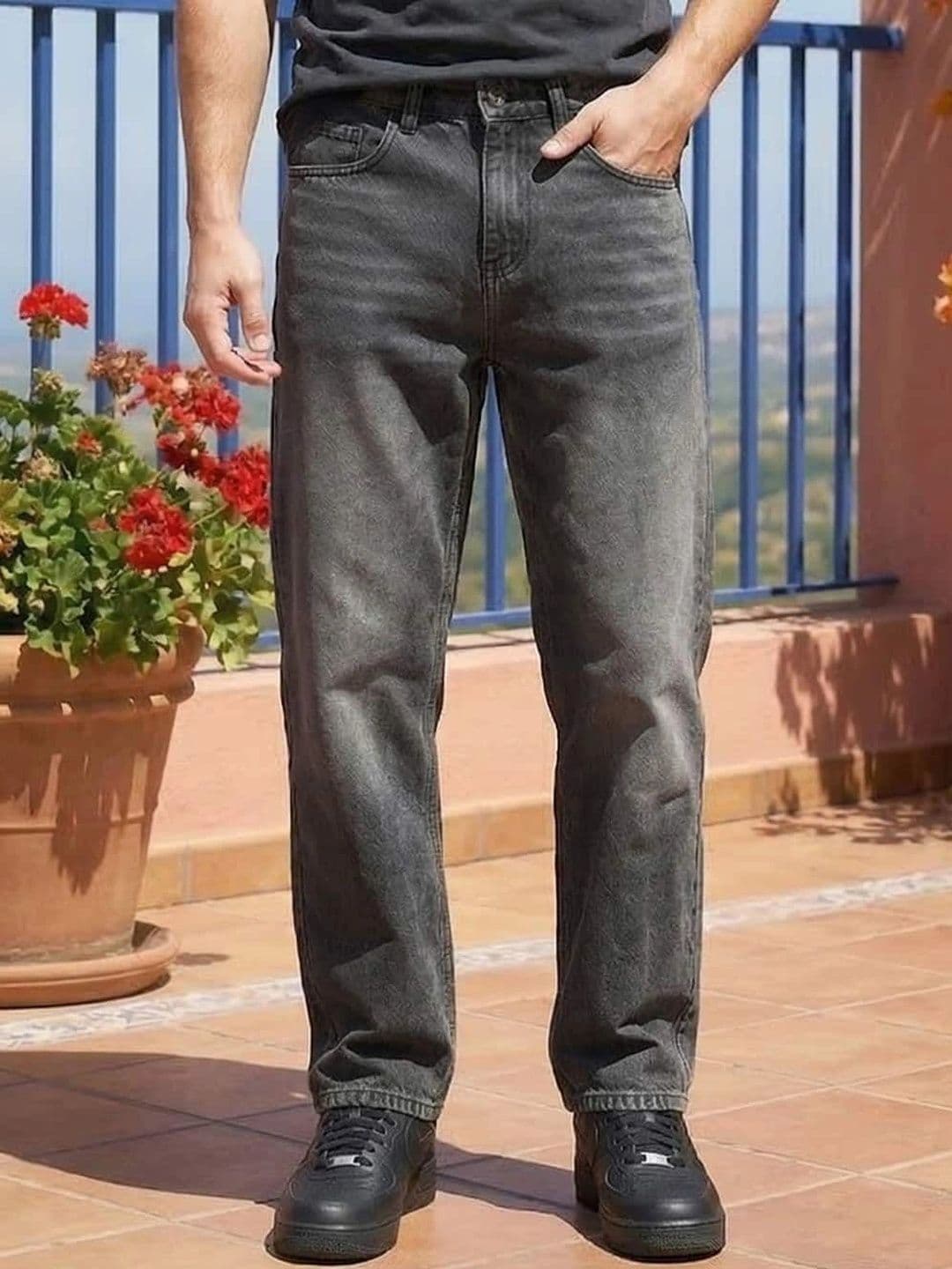 Global Jeans Men Regular Fit Mid-Rise Jeans - view 1