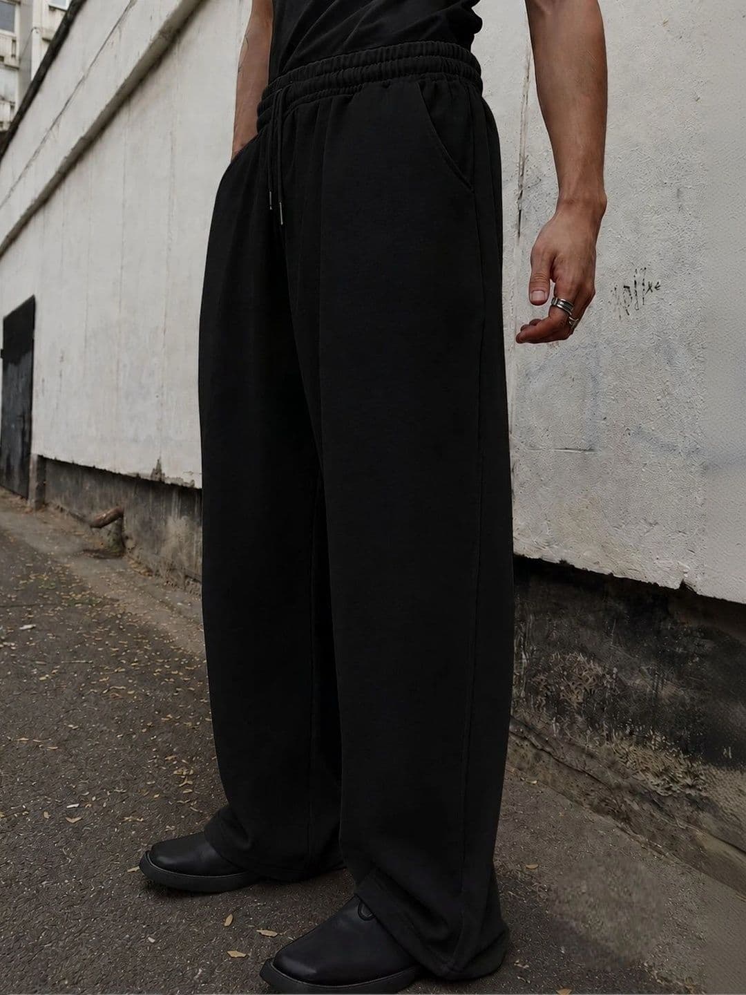 dockstreet Men Relaxed Fit Training Joggers - view 1