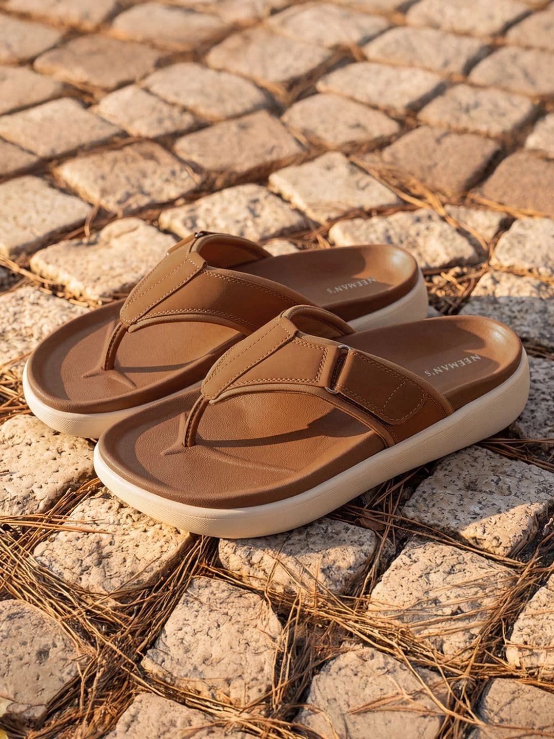 NEEMANS PureWhoosh Men Strol Flip-Flops - view 1