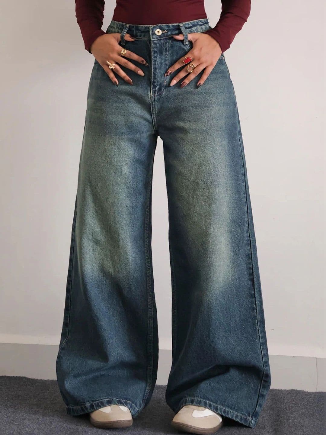 Mast & Harbour Women High-Rise Light Fade Jeans - view 1