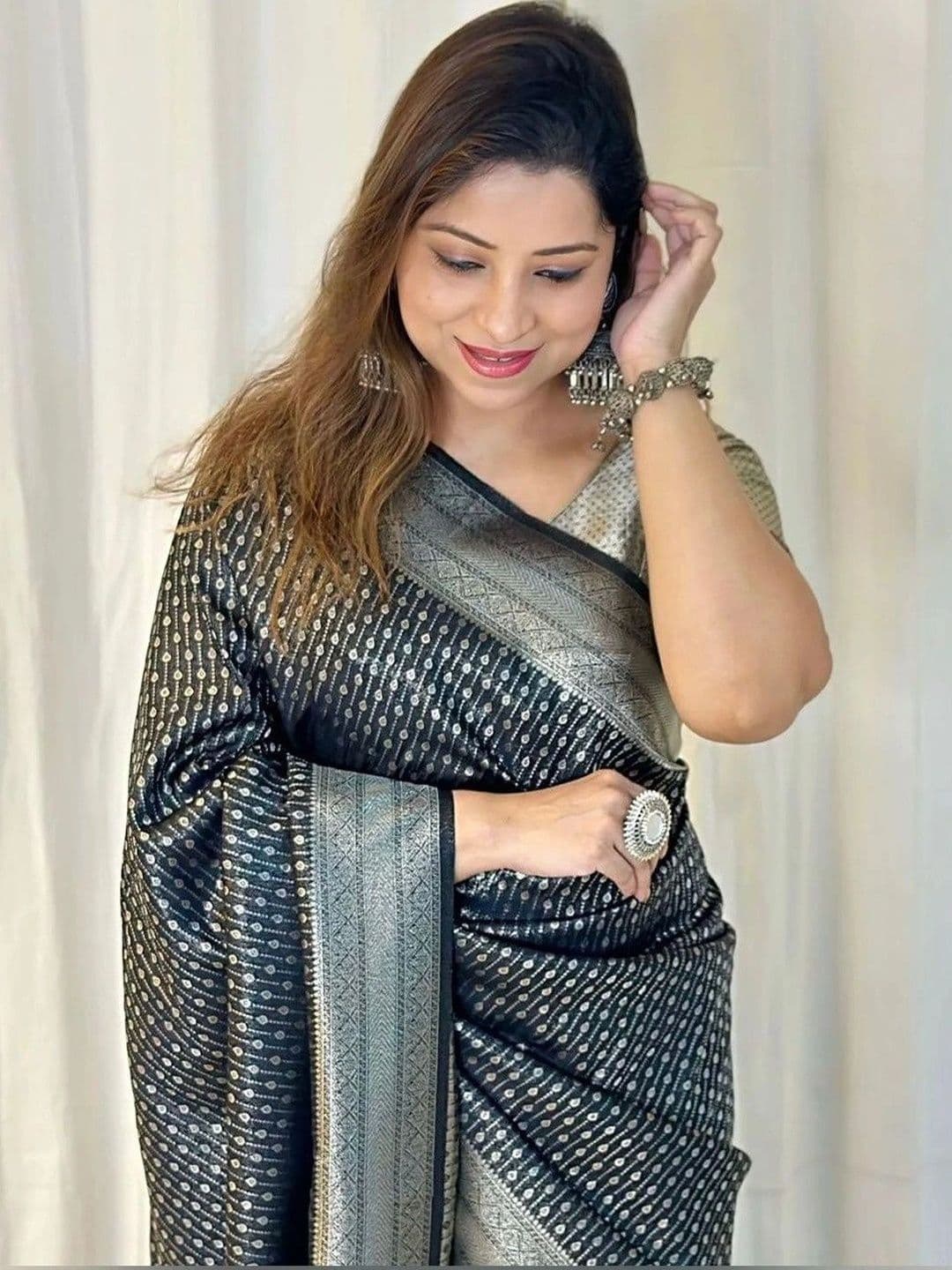 HOLLYBEE TELLS Ethnic Motifs Zari Silk Blend Fusion Chanderi Saree - view 1