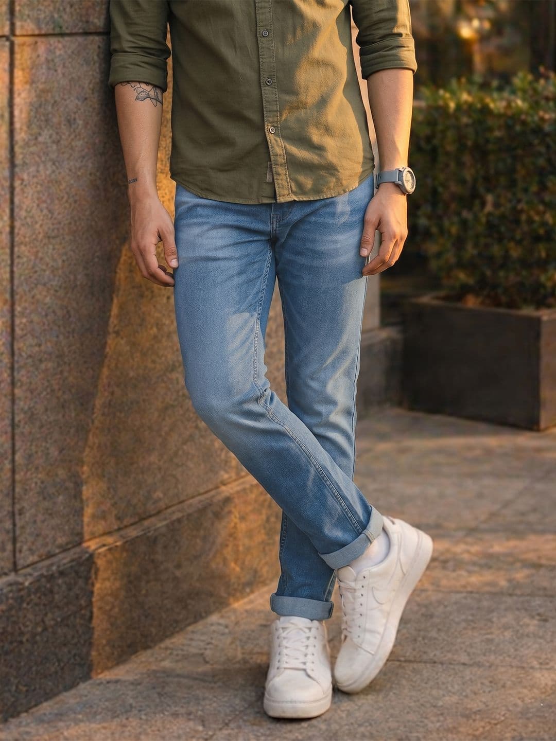 The Indian Garage Co Men Blue Jean Light Fade Stretchable Jeans - view 1
