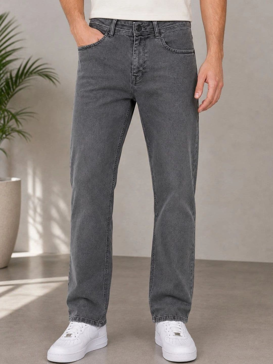 Kyber Men Jean Straight Fit Mid-Rise Light Fade Stretchable Jeans - view 1