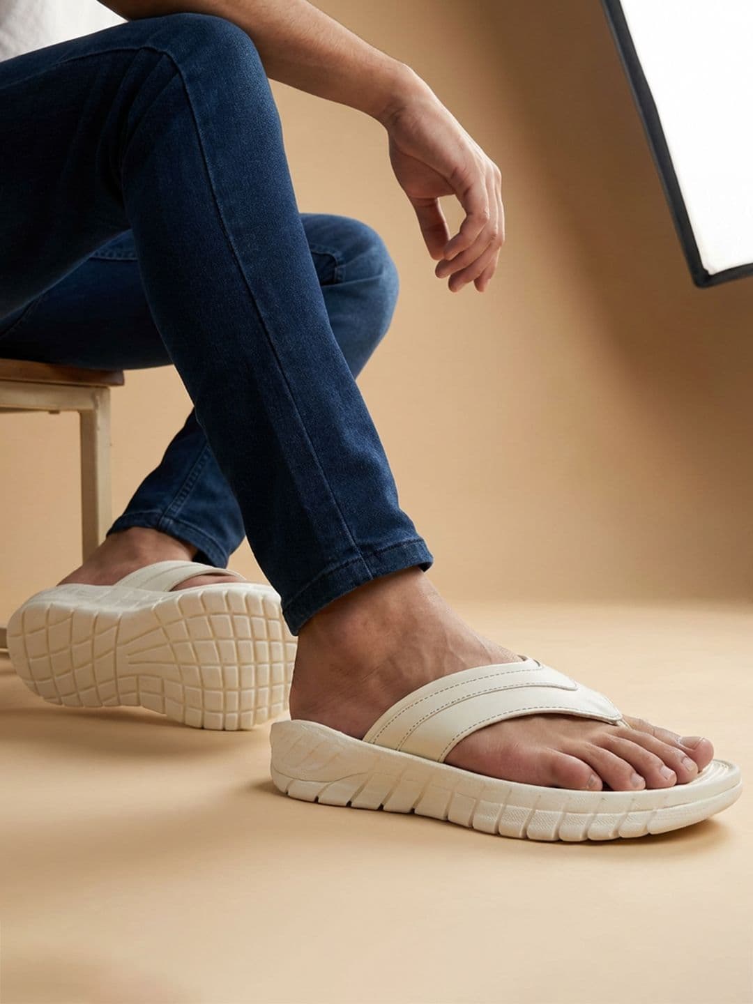 Big Fox Men Thong Flip-Flops - view 1