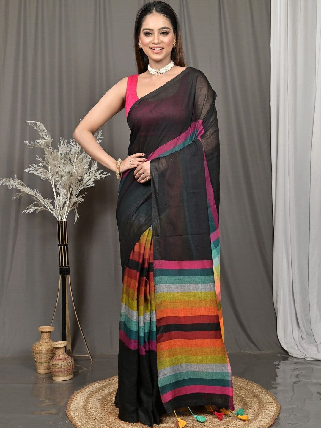 PuJoy Striped Sequinned Pure Cotton Handloom Taant Saree - view 1