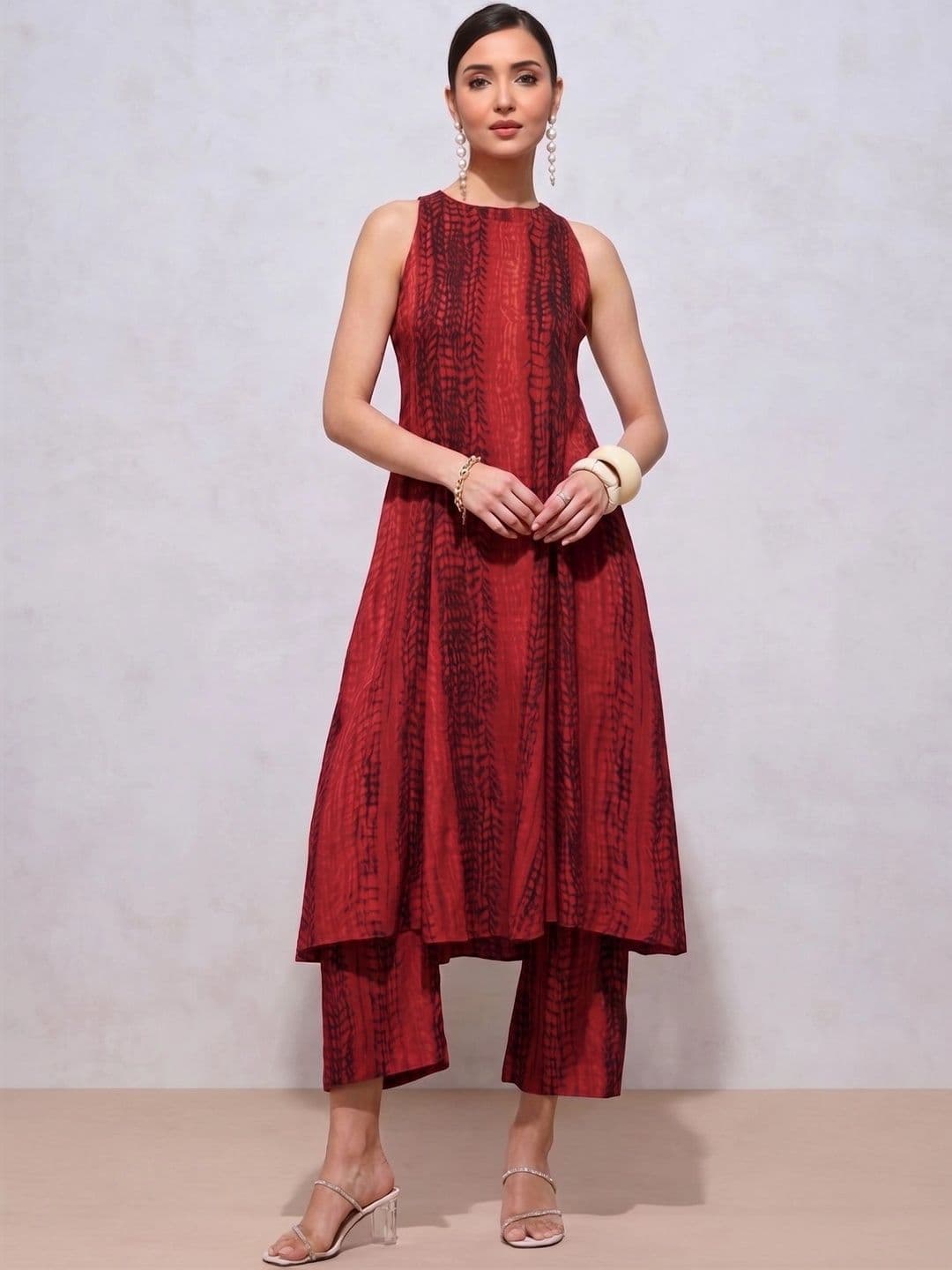 Mitera Women Printed Regular Kurta with Trousers - view 1