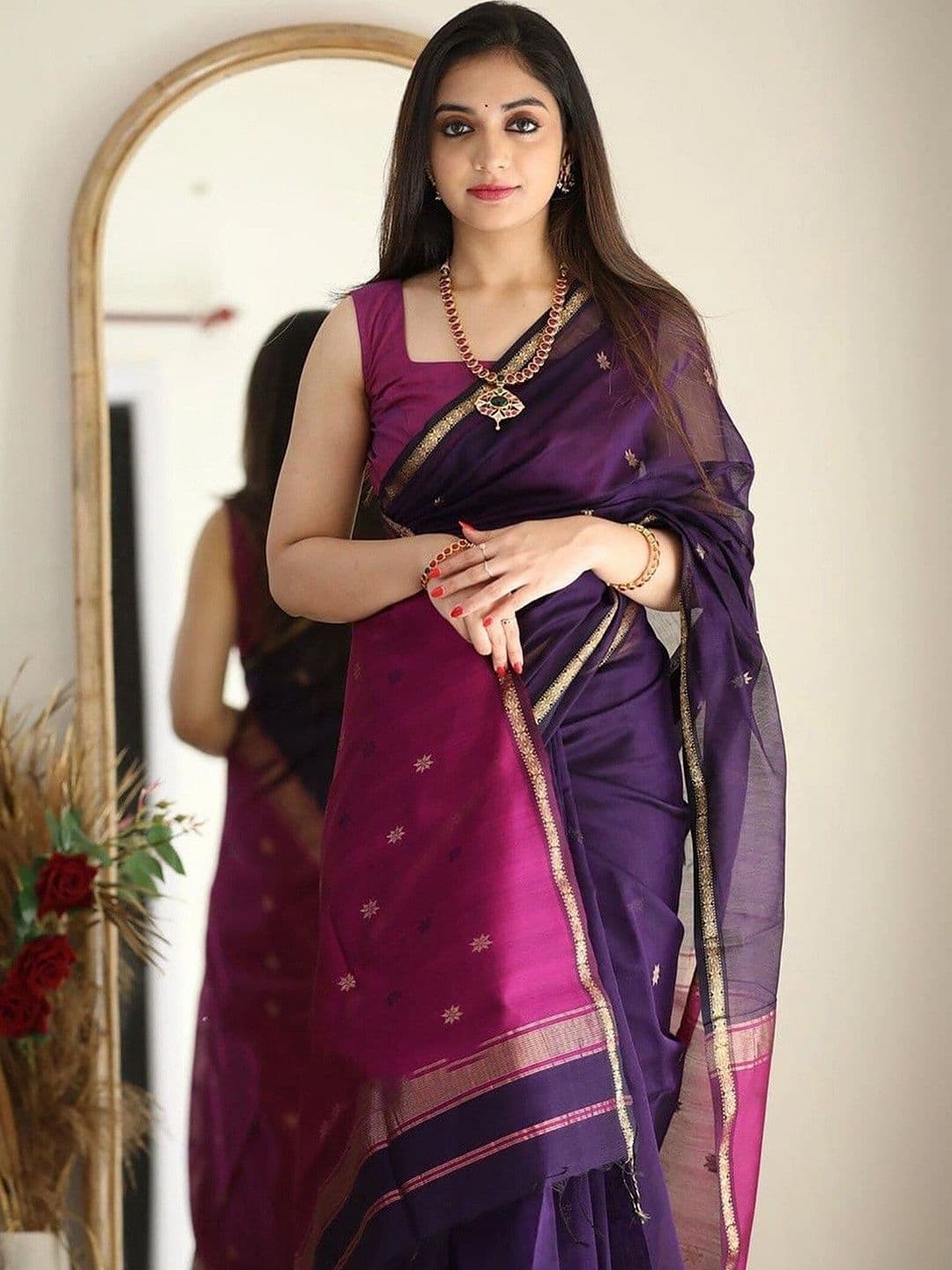 MRSWEARS Ethnic Motifs Zari Saree - view 1