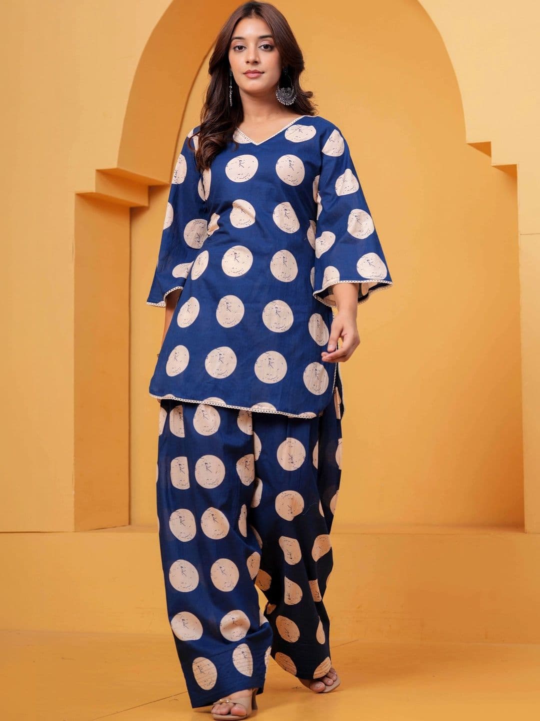 Sangria Women Printed Regular Cotton Kurta with Farshi Salwar - view 1