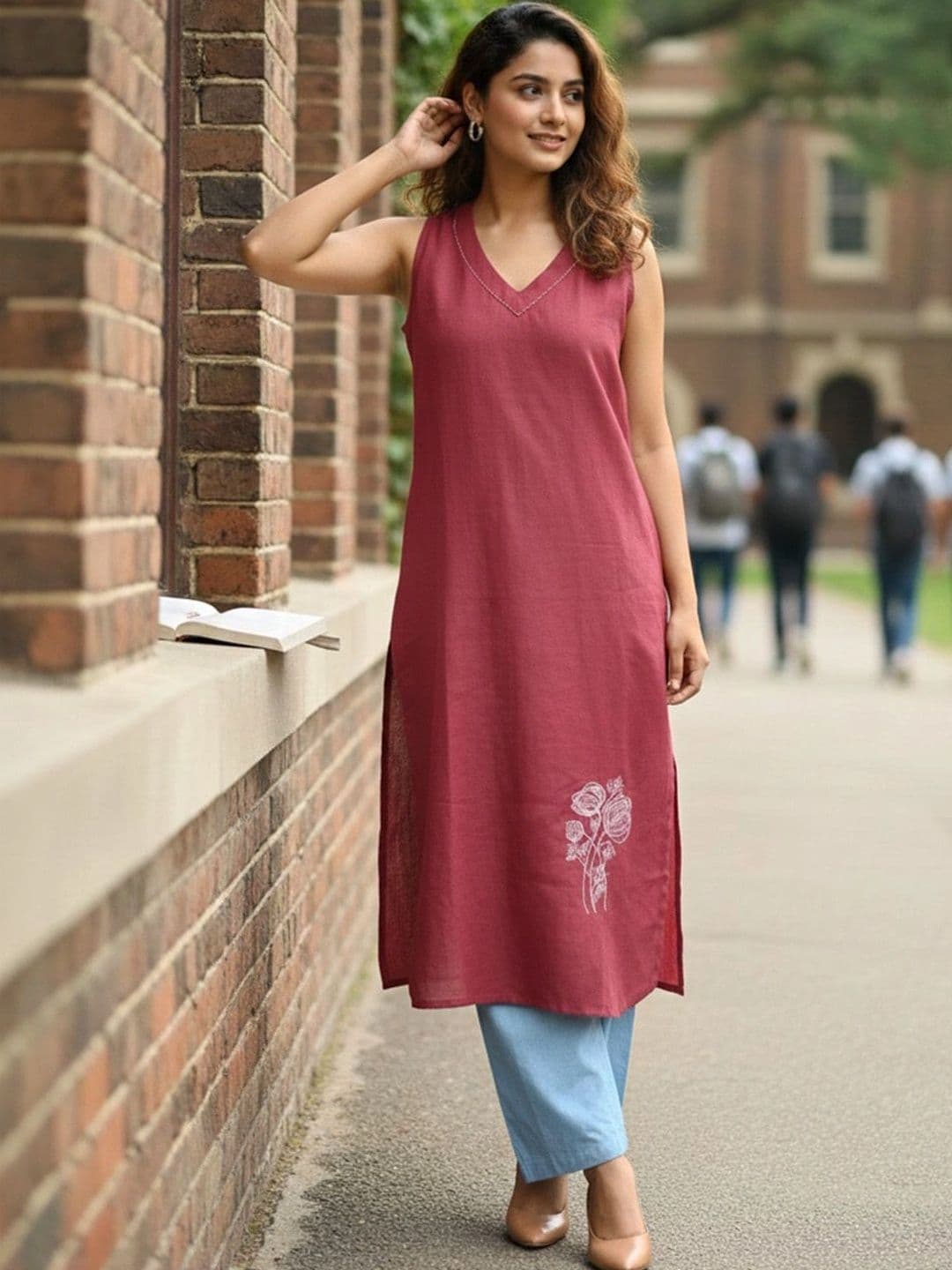 KSUT Women Floral Embroidered Thread Work Kurta - view 1