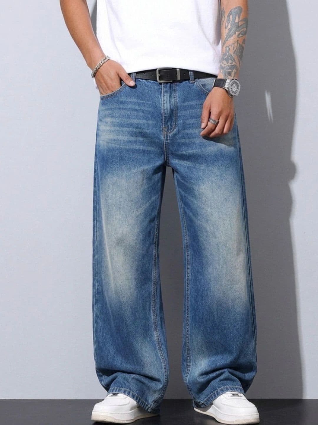 Off Duty India Men Mid-Rise Low Distress Heavy Fade Jeans - view 1