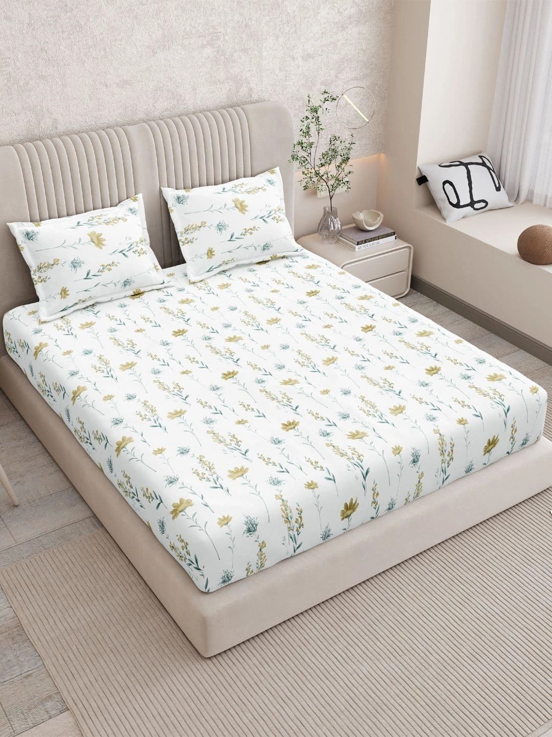 Sangria White Floral 210 TC King Bedsheet with 2 Pillow Covers - view 1