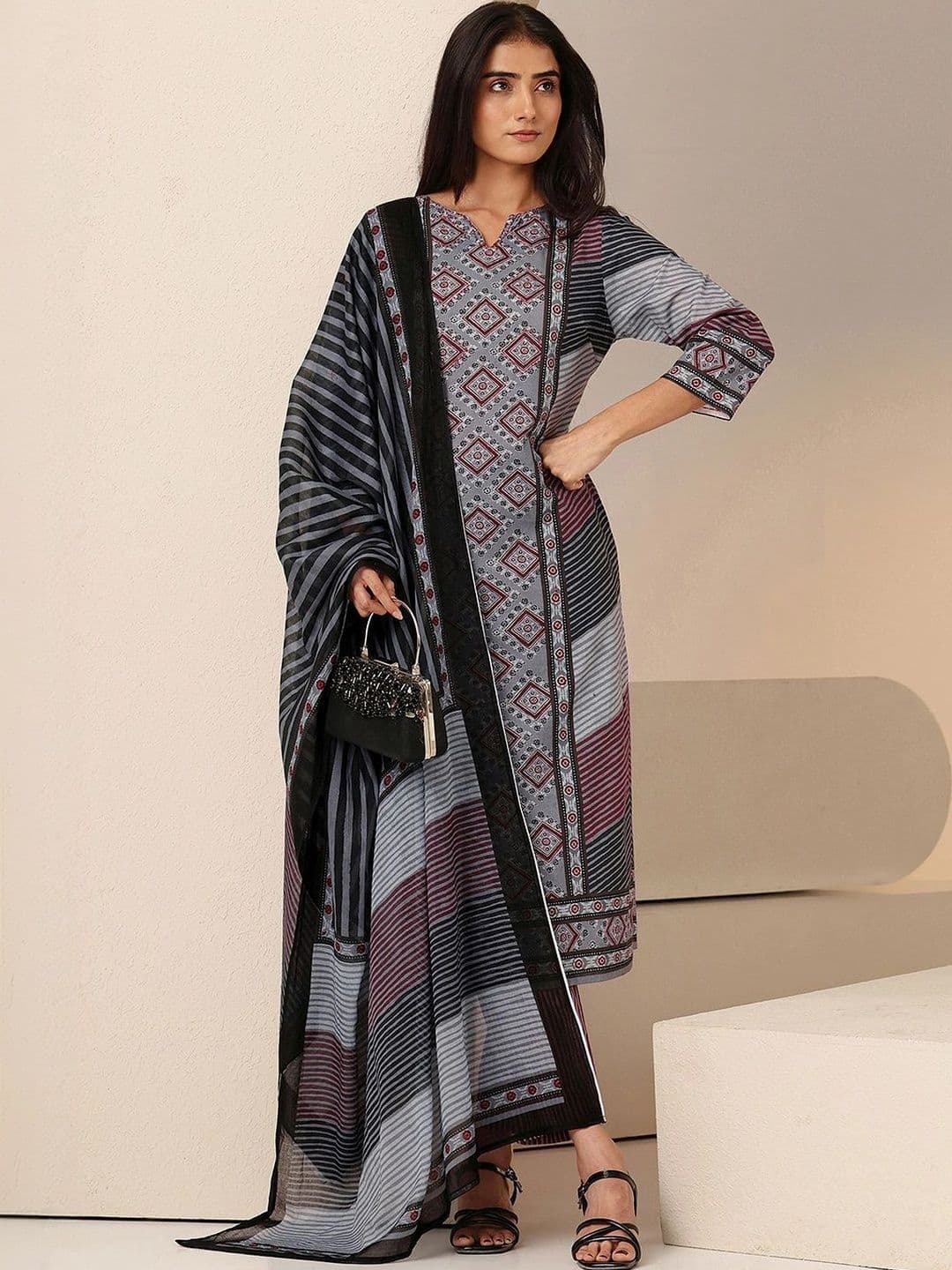 Libas Women Printed Regular Kurta with Trousers & With Dupatta - view 1