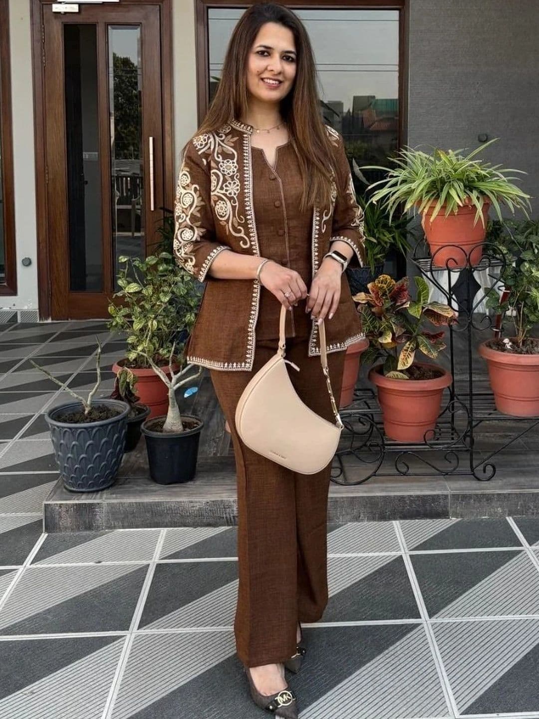 RADHESHANAAA Women Ethnic Motifs Embroidered Regular Thread Work Pure Cotton Kurta with Palazzos - view 1