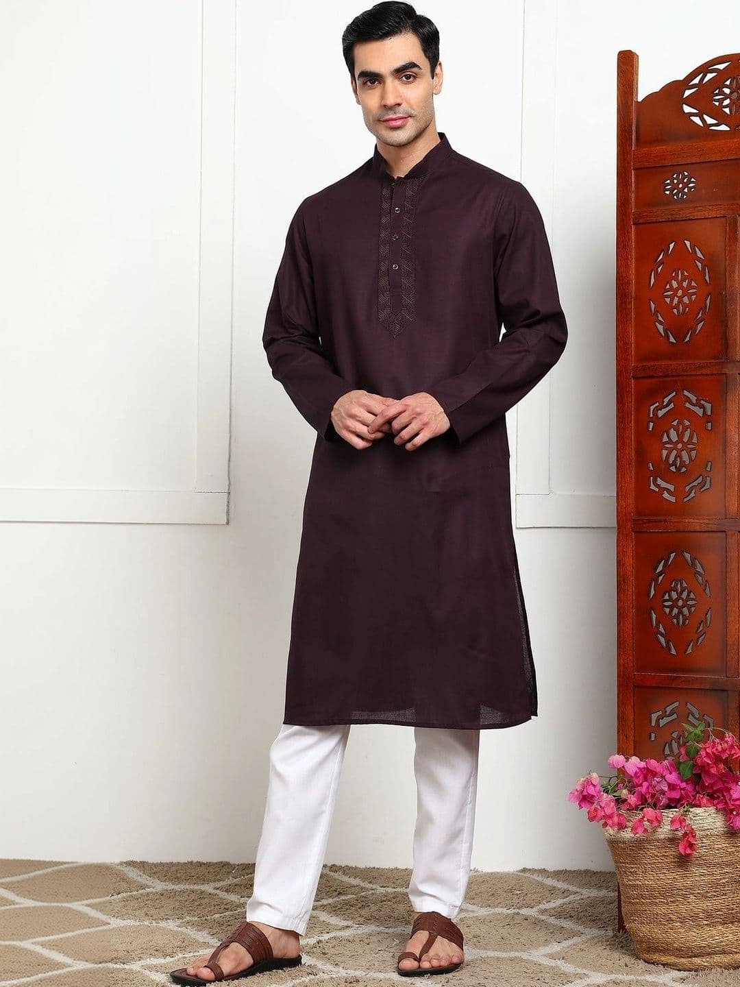 House of Pataudi Men Embroidered Thread Work Kurta - view 1