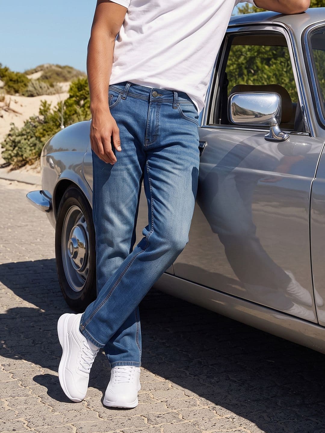The Roadster Life Co. Men Relaxed Fit Light Fade Stretchable Jeans - view 1