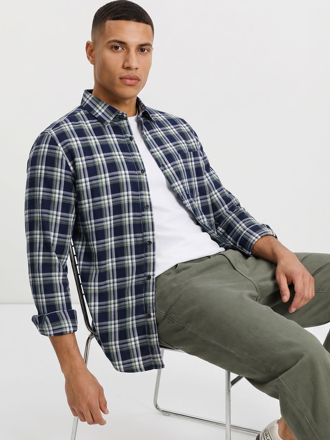 Roadster Men Checked Casual Shirt - view 1