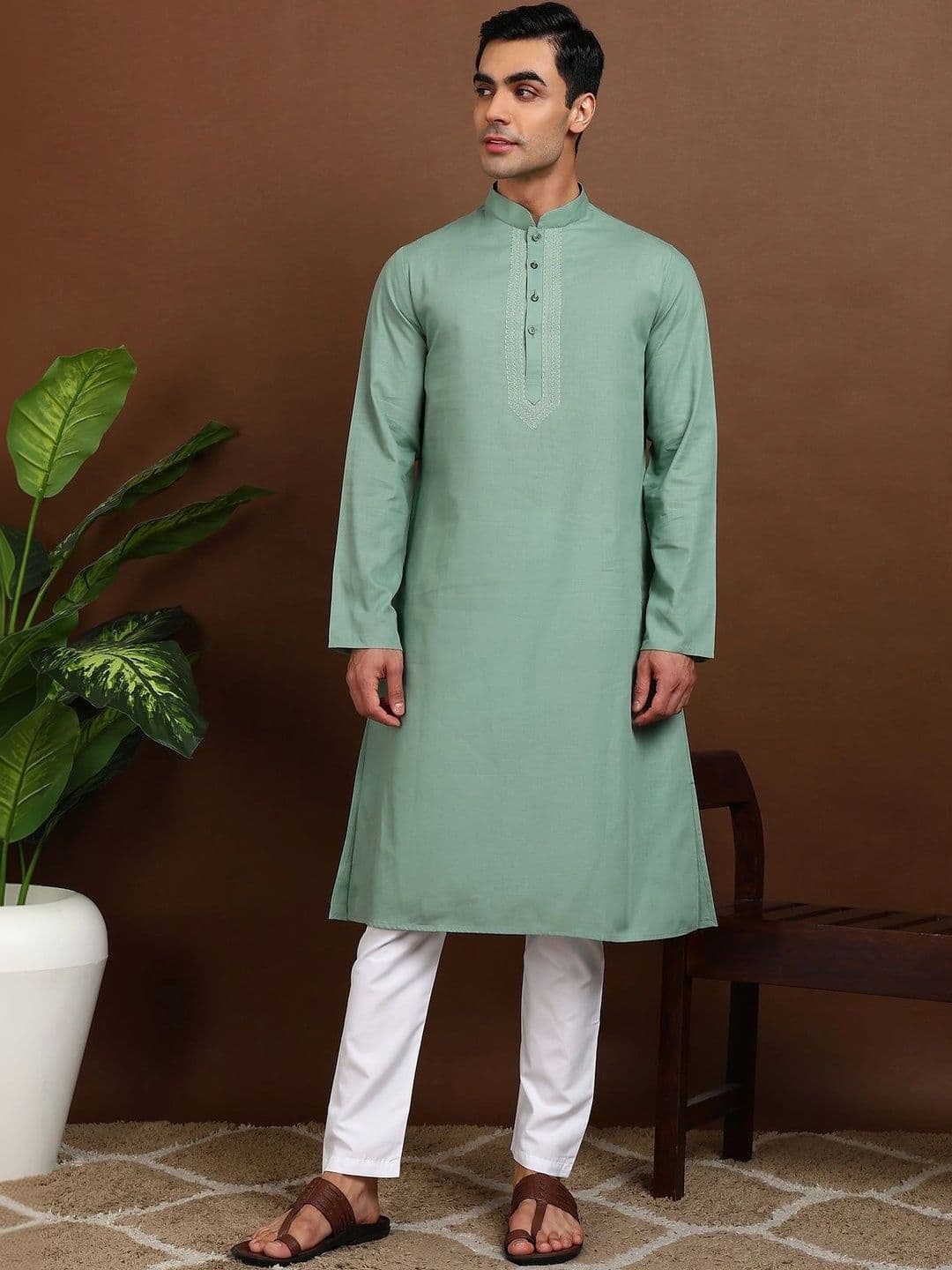 House of Pataudi Men Embroidered Thread Work Kurta - view 1