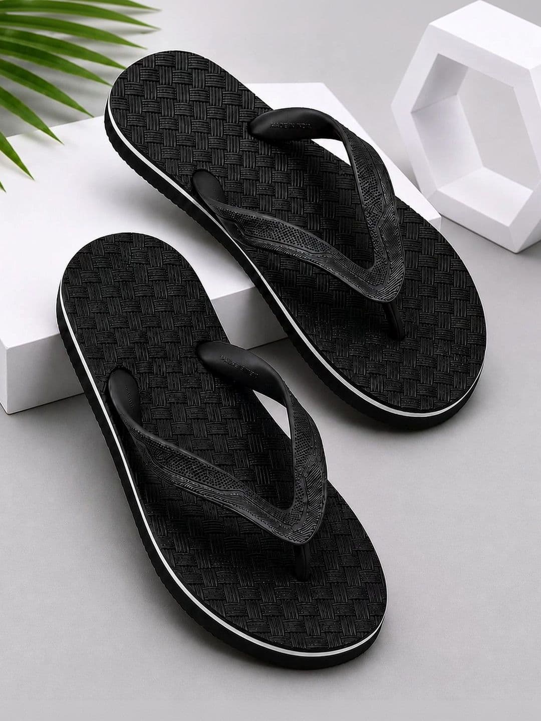 BREEZY Men Rubber Thong Flip-Flops - view 1