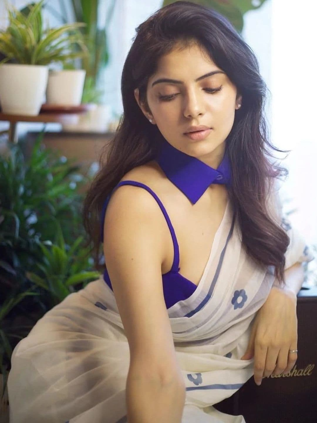 vidhyarani Linen Blend Saree - view 1
