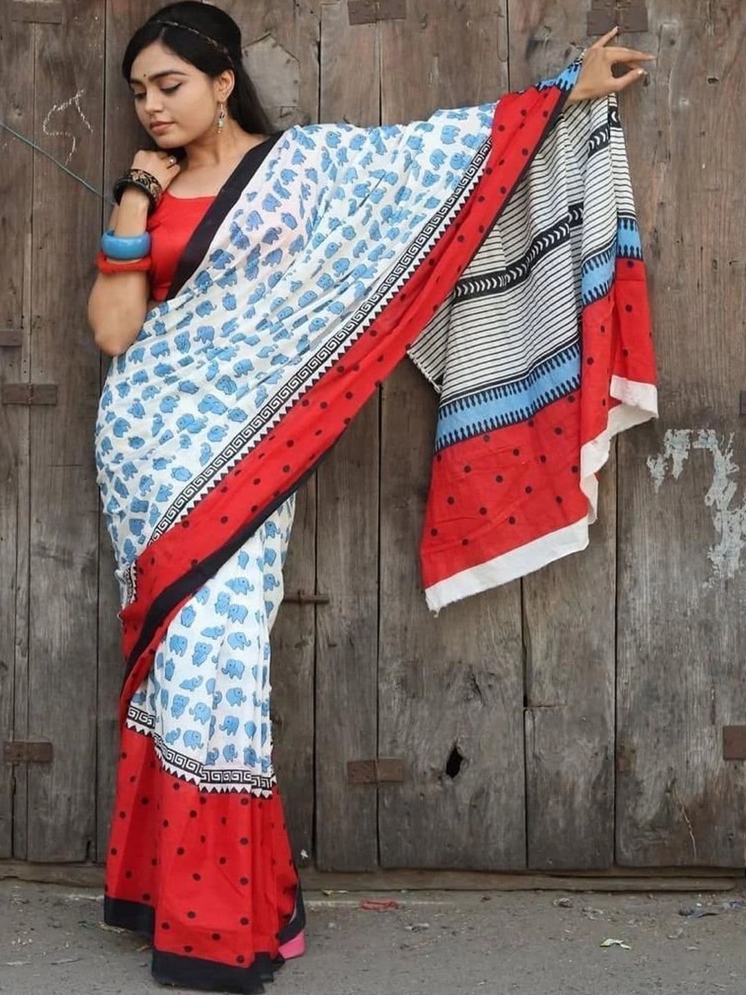 vidhyarani Linen Blend Saree - view 1