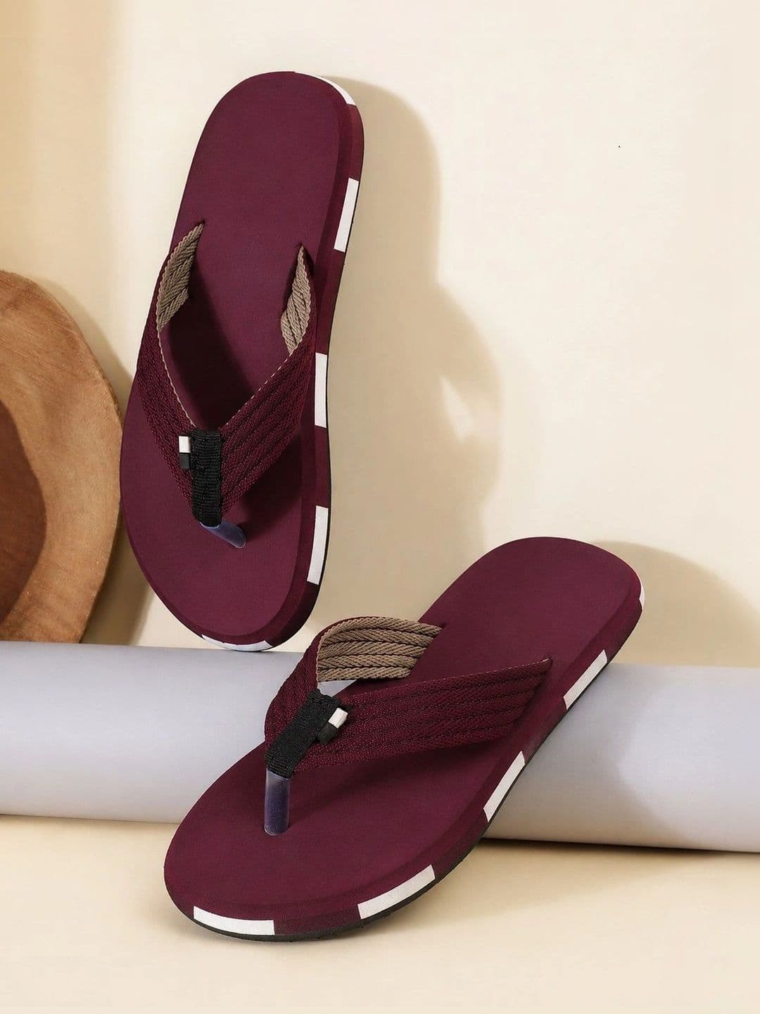ENRIZZ Men Colourblocked Thong Flip-Flops - view 1