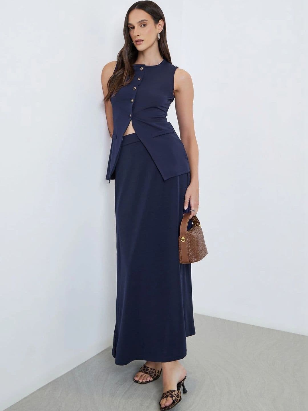 Styli Women Navy Blue Solid High-Waisted Maxi A-Line Skirt With Side Zip - view 1