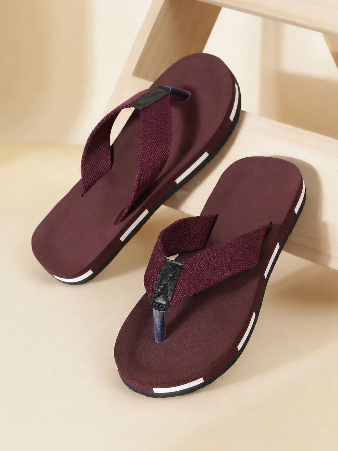 ENRIZZ Men Colourblocked Thong Flip-Flops - view 1