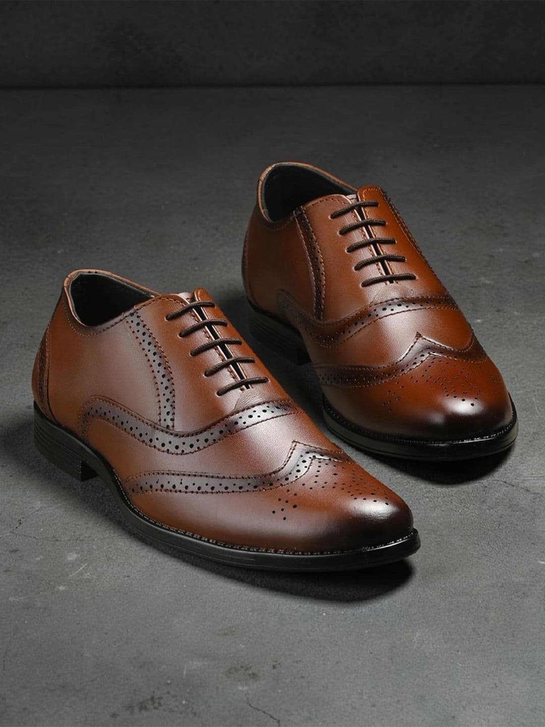 House of Pataudi Men Textured Leather Pointed Toe Lace-Ups Formal Brogues - view 1