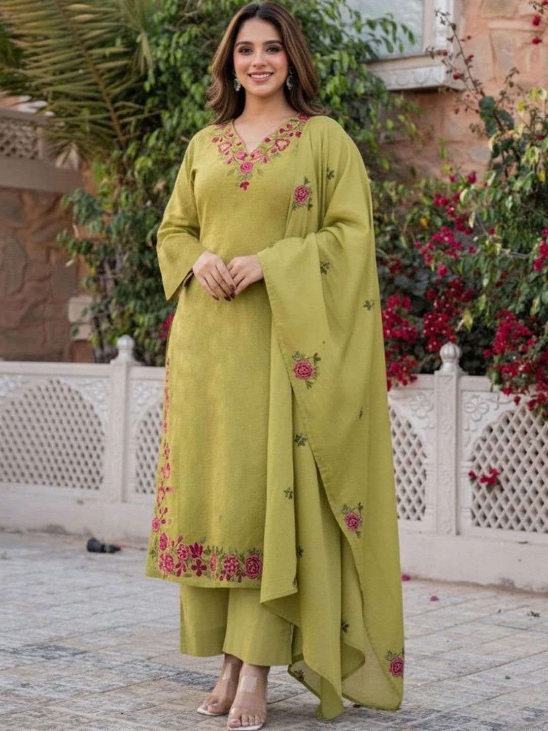 Aaghnya Women Floral Embroidered Regular Thread Work Kurta with Palazzos & With Dupatta - view 1