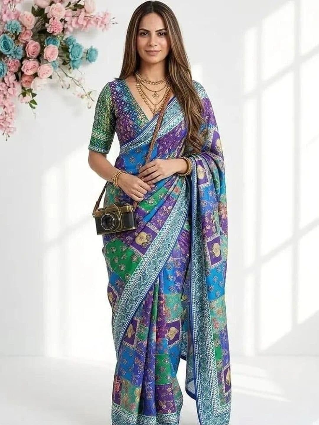 Melok Ethnic Motifs Mirror Work Fusion Patola Saree - view 1