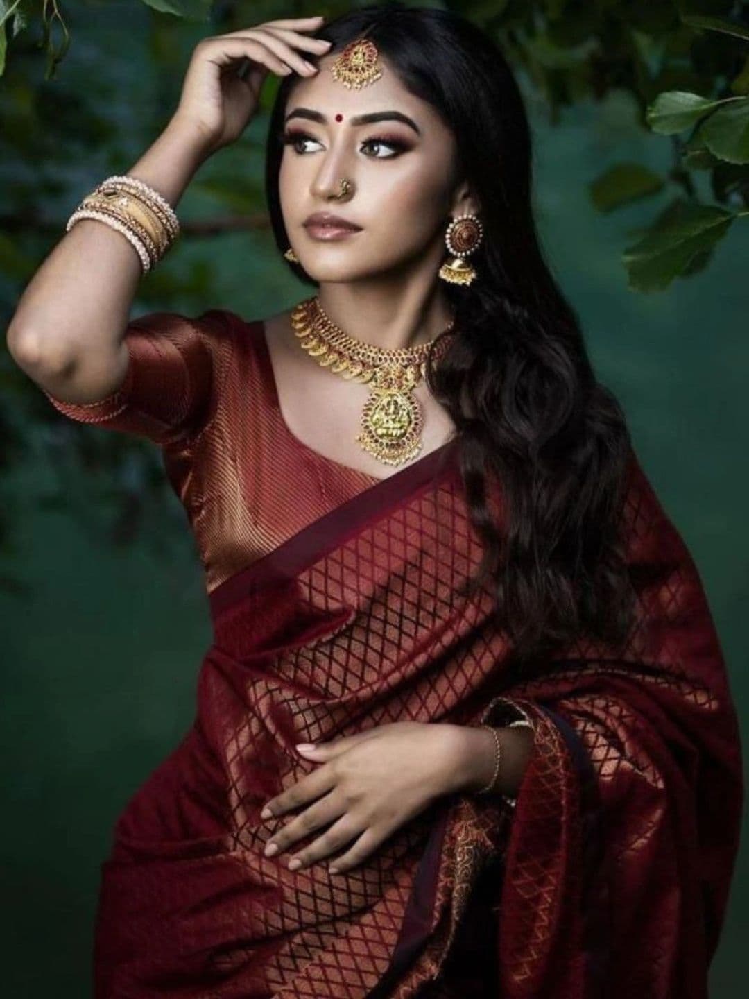 MRSWEARS Woven Design Zari Silk Blend Saree - view 1