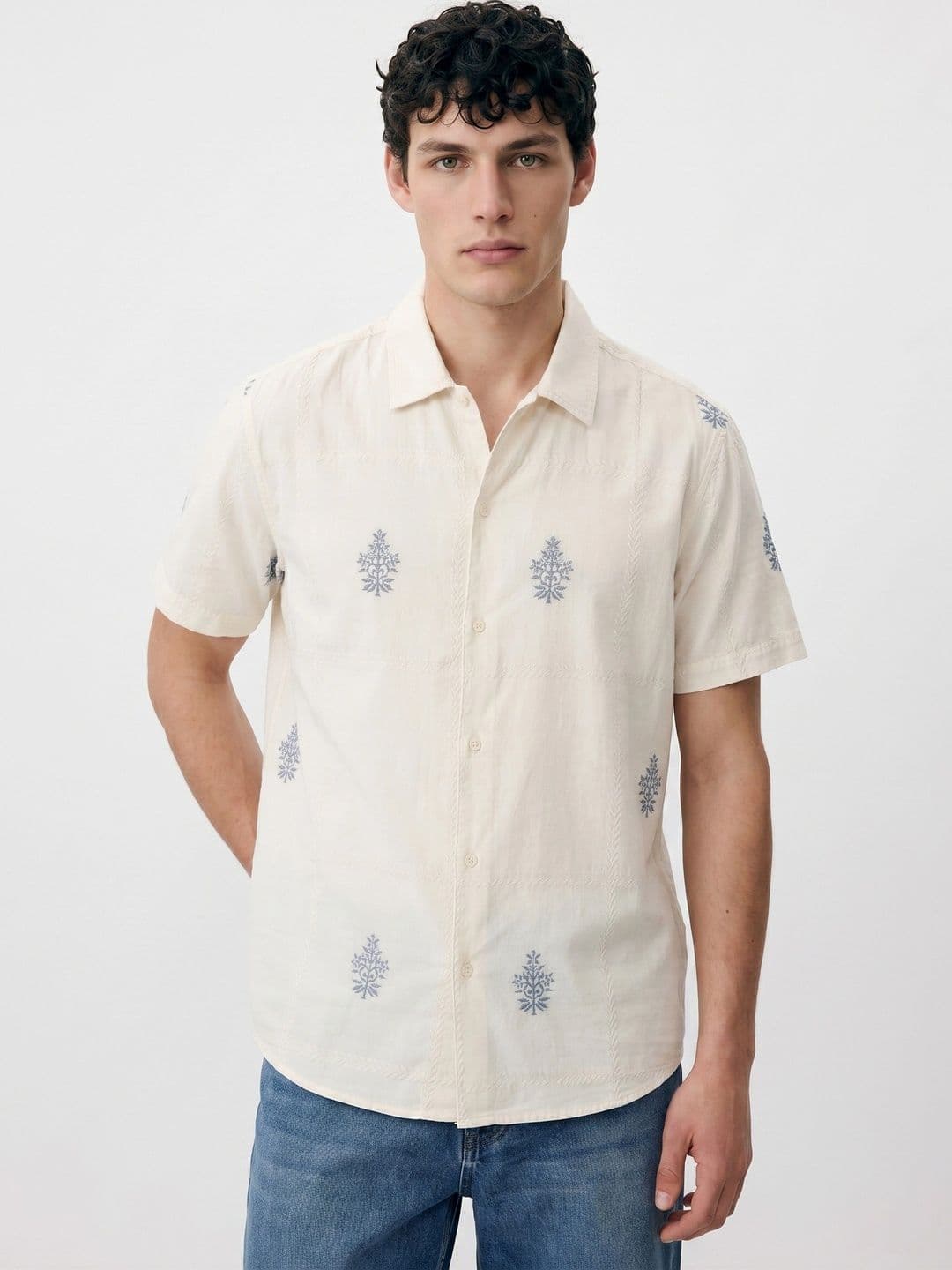 THE BEAR HOUSE Men Regular Fit Floral Motif Casual Shirt - view 1