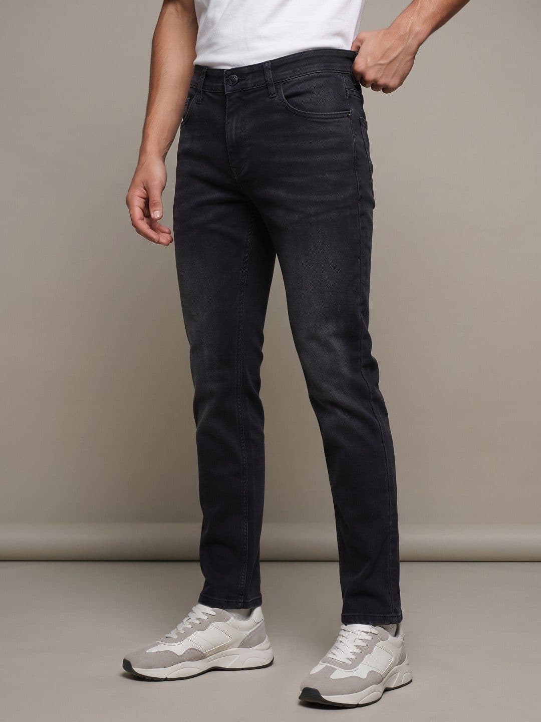 glitchez Men Slim Fit Mid-Rise Light Fade Stretchable Jeans - view 1