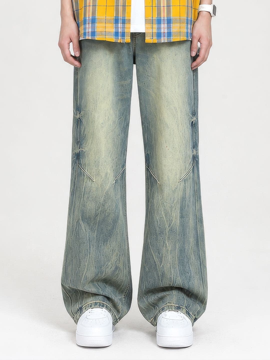 Suo Men Straight Fit Mid-Rise Light Fade Jeans - view 1