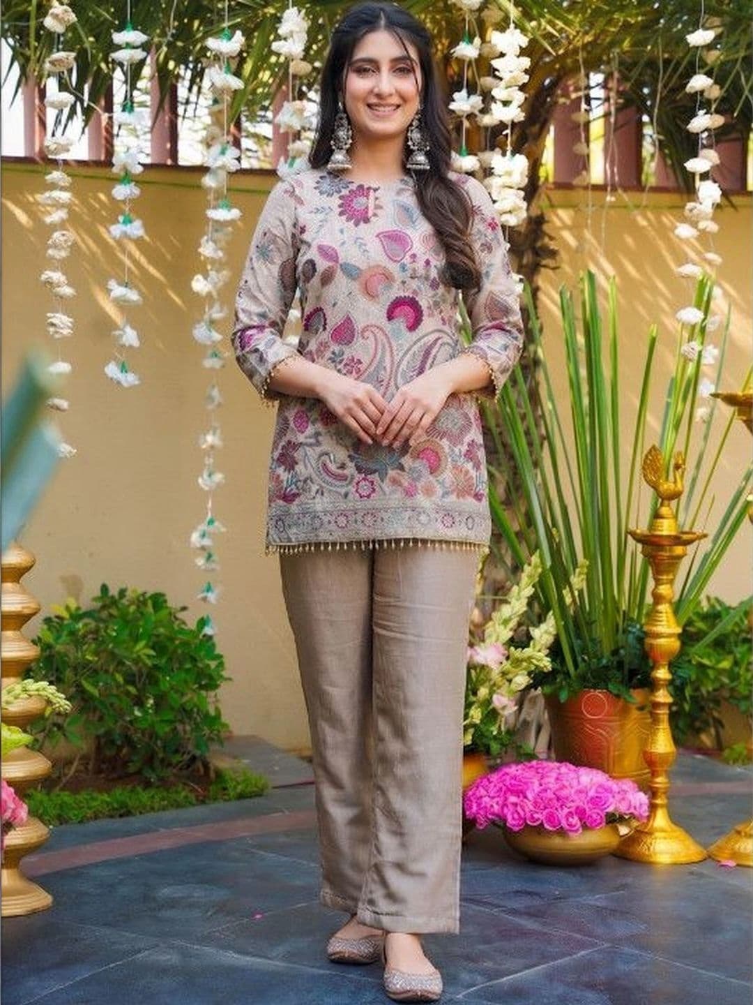 KOTRONS Women Ethnic Motifs Embroidered Regular Thread Work Kurti with Trousers - view 1