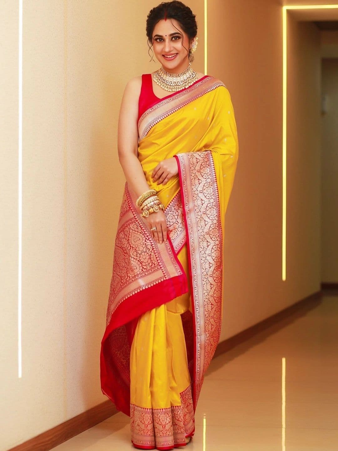 Moda Rapido Woven Design Zari Art Silk Banarasi Saree - view 1