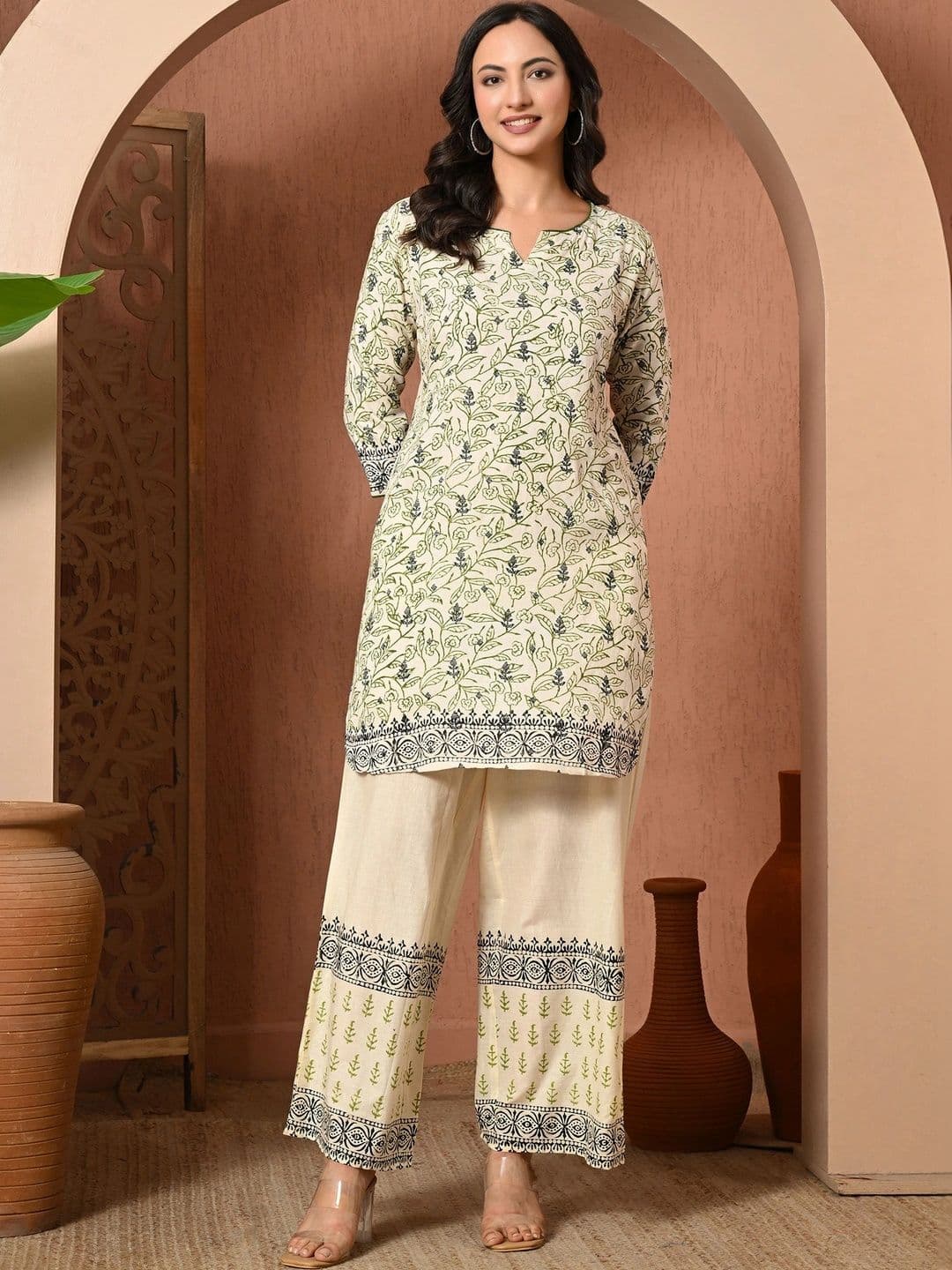 Sangria Women Printed Palazzos - view 1