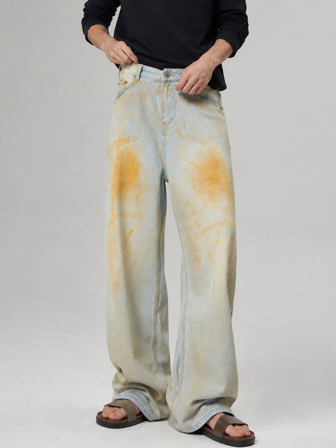 Suo Men Loose Relaxed Fit Mid-Rise Light Fade Jeans - view 1