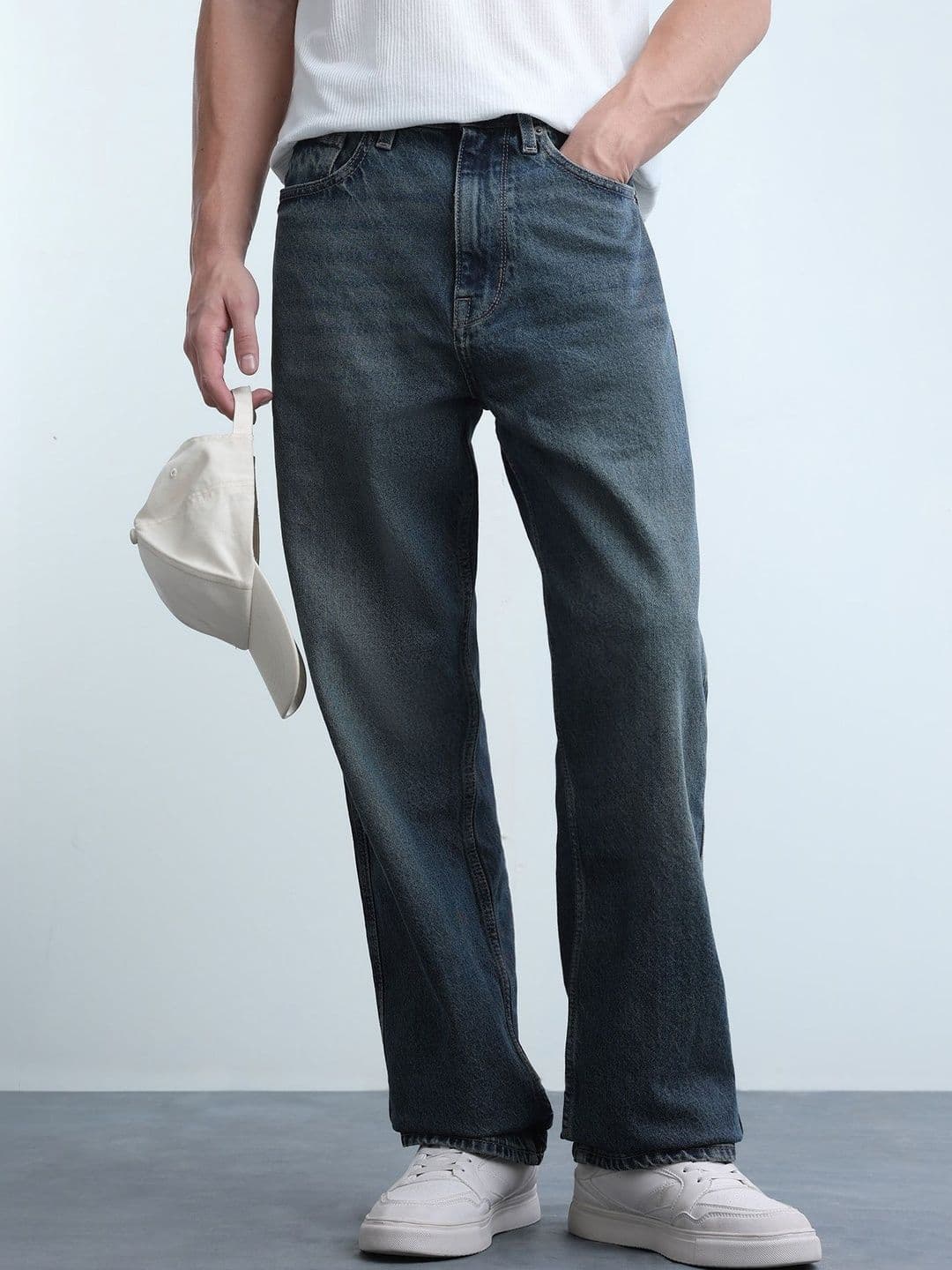 Flying Machine Men Relaxed Fit Mid-Rise Light Fade Jeans - view 1