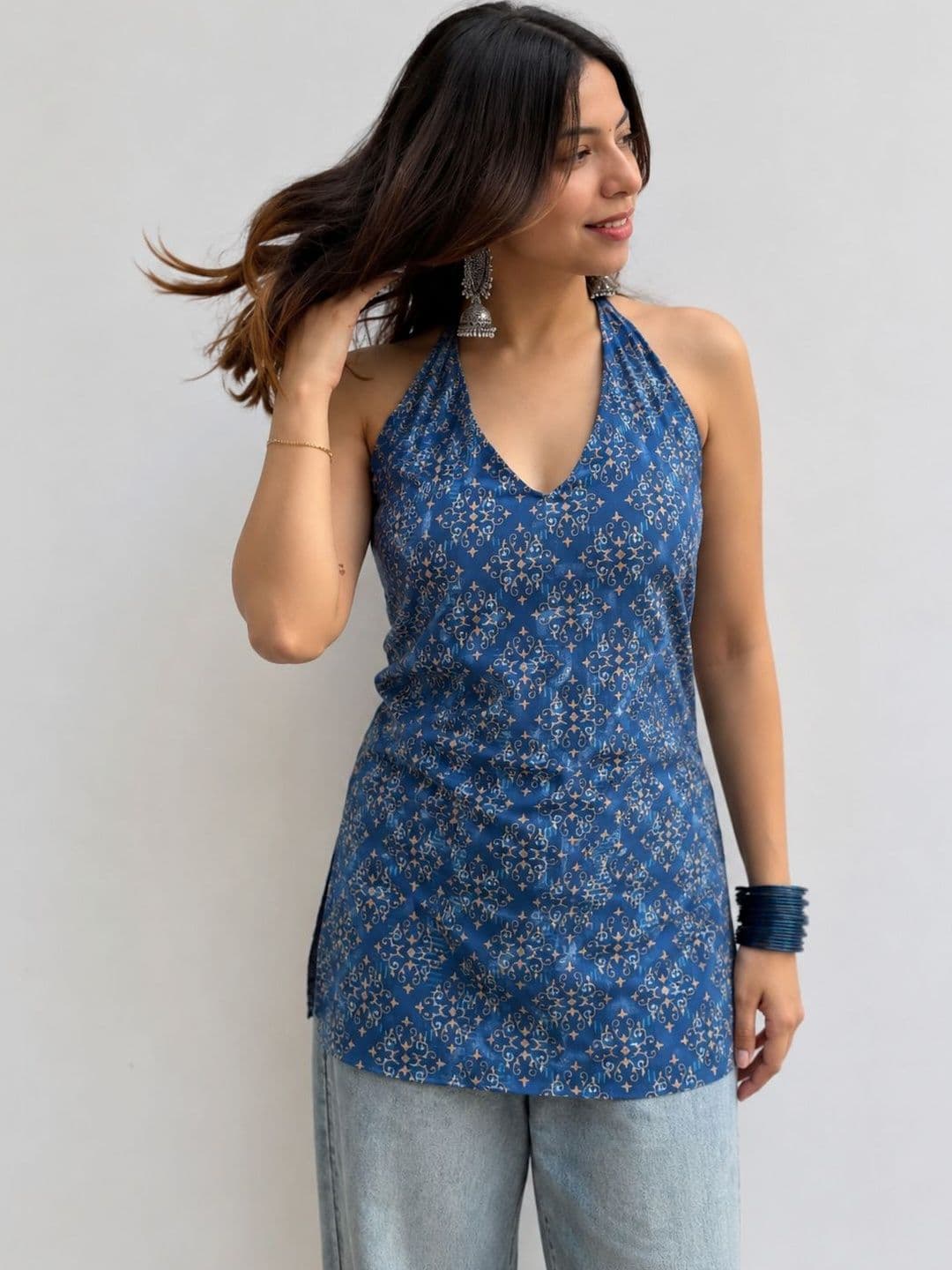 Sangria Women Ethnic Motifs Printed Halter Neck Indie Prints Kurta - view 1