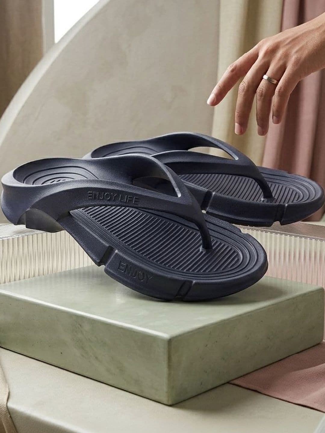 glitchez Men Thong Flip-Flops - view 1
