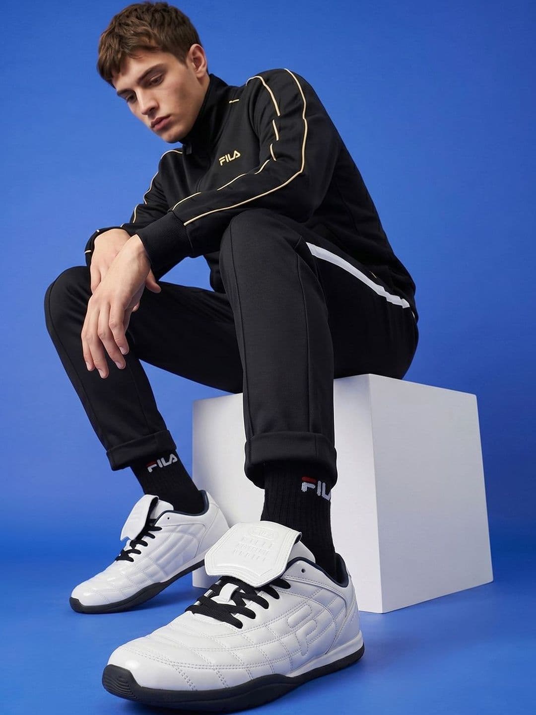 FILA Men Bonito Football Non-Marking Shoes - view 1