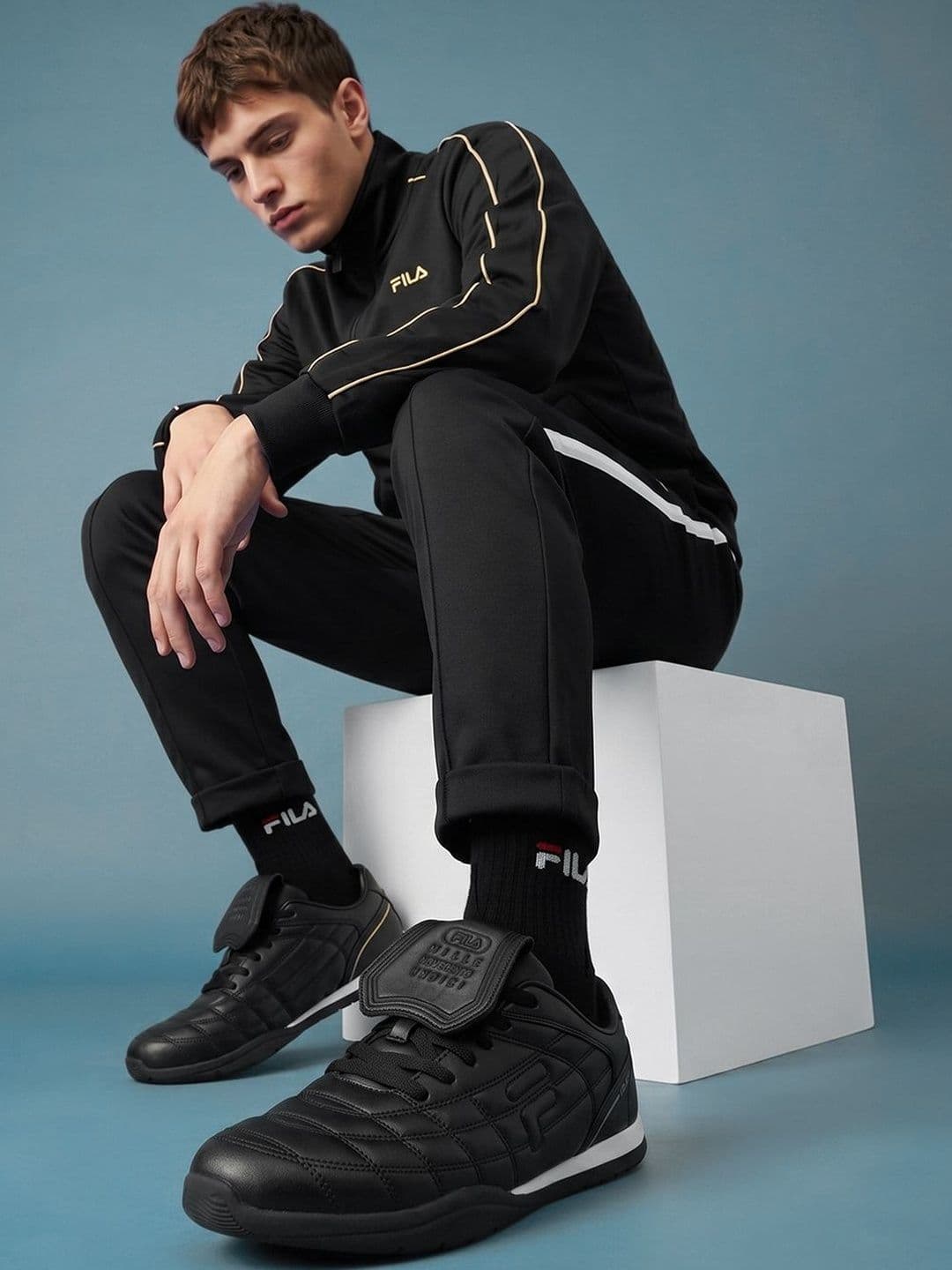 FILA Men Bonito Football Non-Marking Shoes - view 1