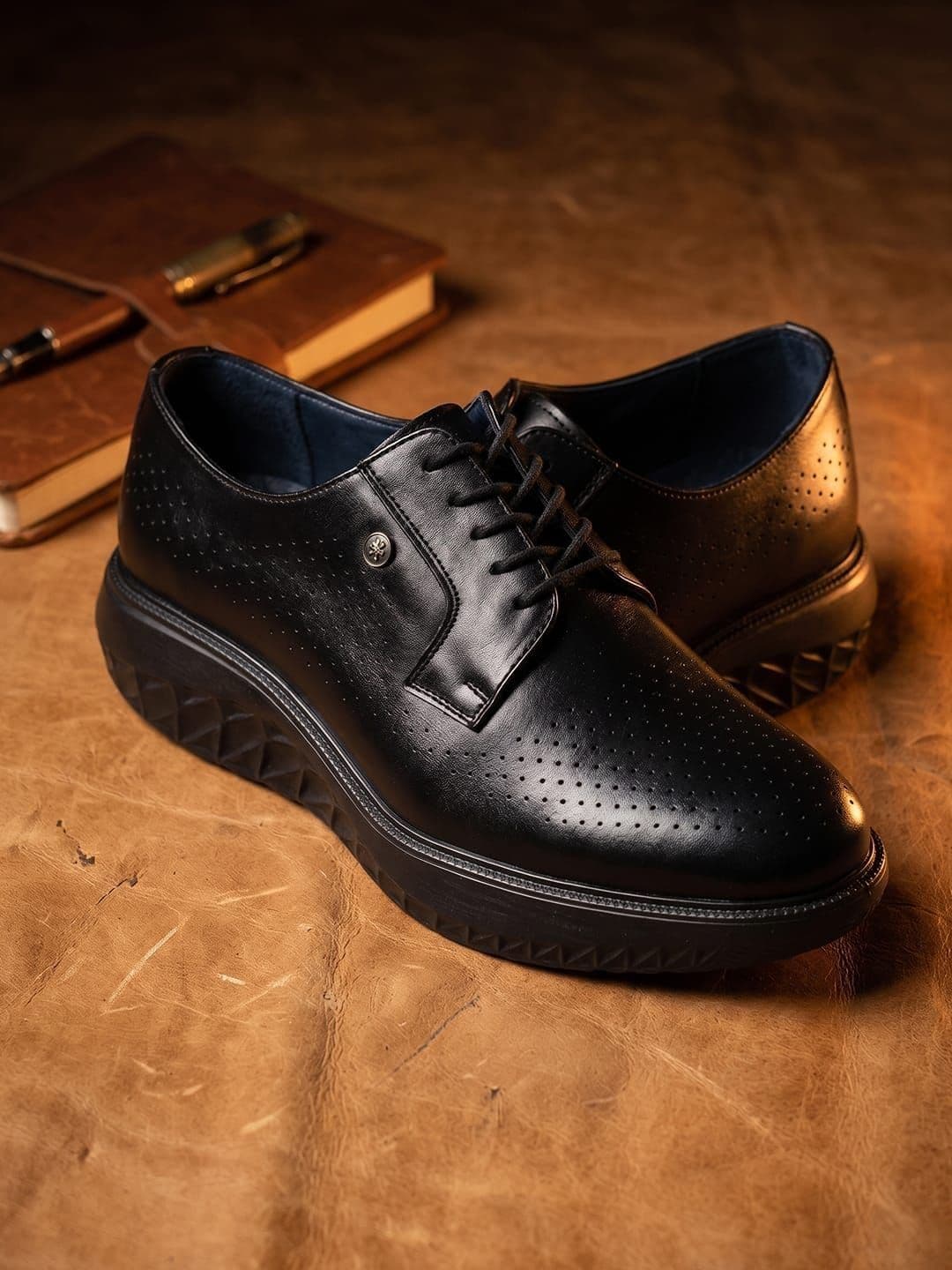 House of Pataudi Men Lightweight Comfortable Shoes - view 1