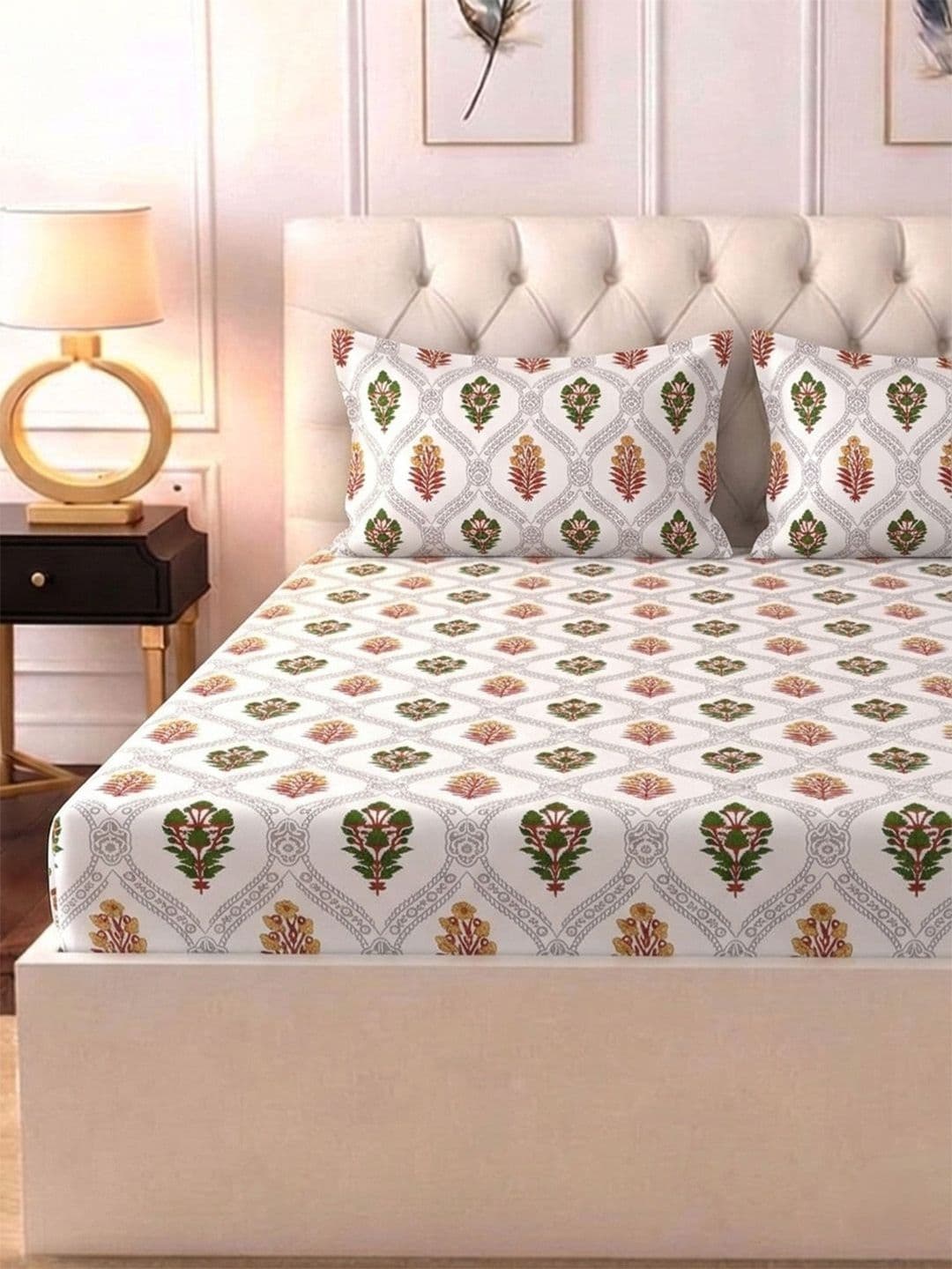 Myntra Elegant Homes White & Green 300 TC King Bedsheet with 2 Pillow Covers - view 1
