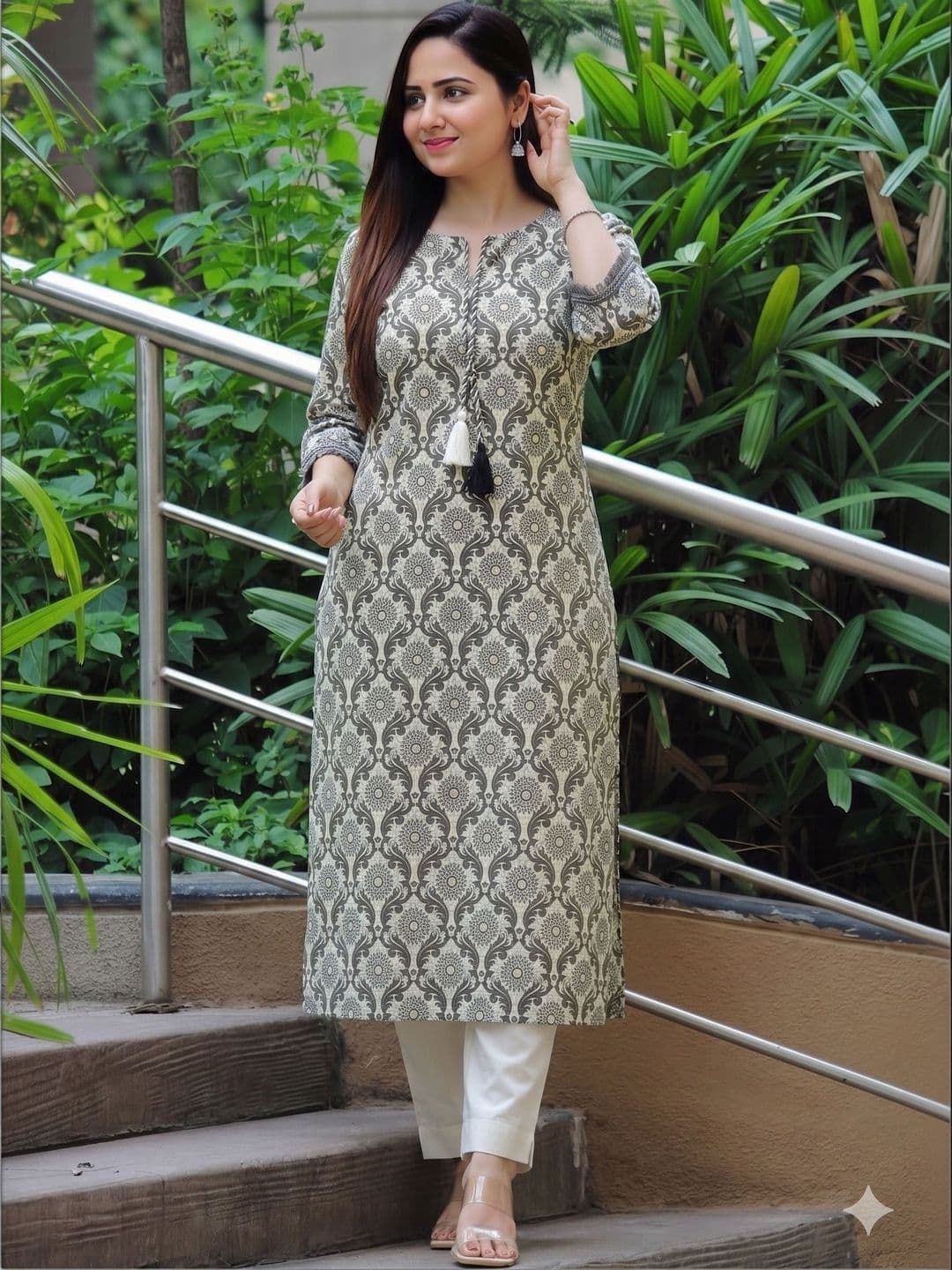 Gulmehendi Women Ethnic Motifs Printed Indie Prints Kurta - view 1