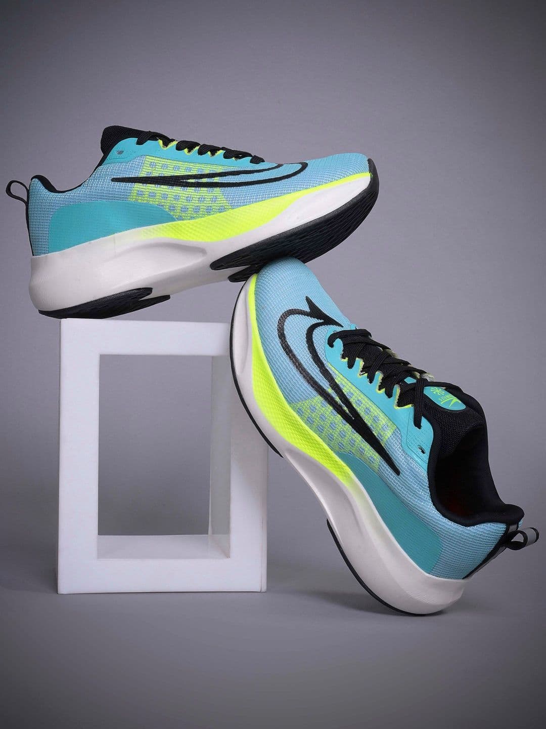CLD Men Mesh Running Shoes - view 1